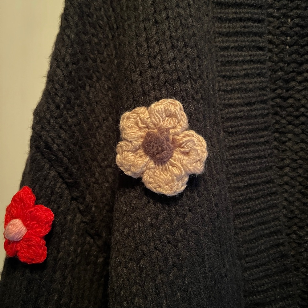 Floral Appliqué Open Front Knit Cardigan - Picture 7 of 11